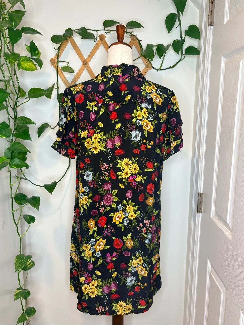 ALICE & OLIVIA Western Floral Silk Dress - Picture 6 of 9